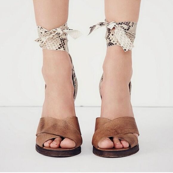 FREE PEOPLE Sancerre Platform Heels Size 38 Sandal Ankle Wrap Python Snakeskin - Picture 13 of 14